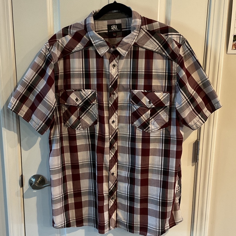 Rock and Republic Short Sleeve Button Down Shirt - XXL - Red Black and White